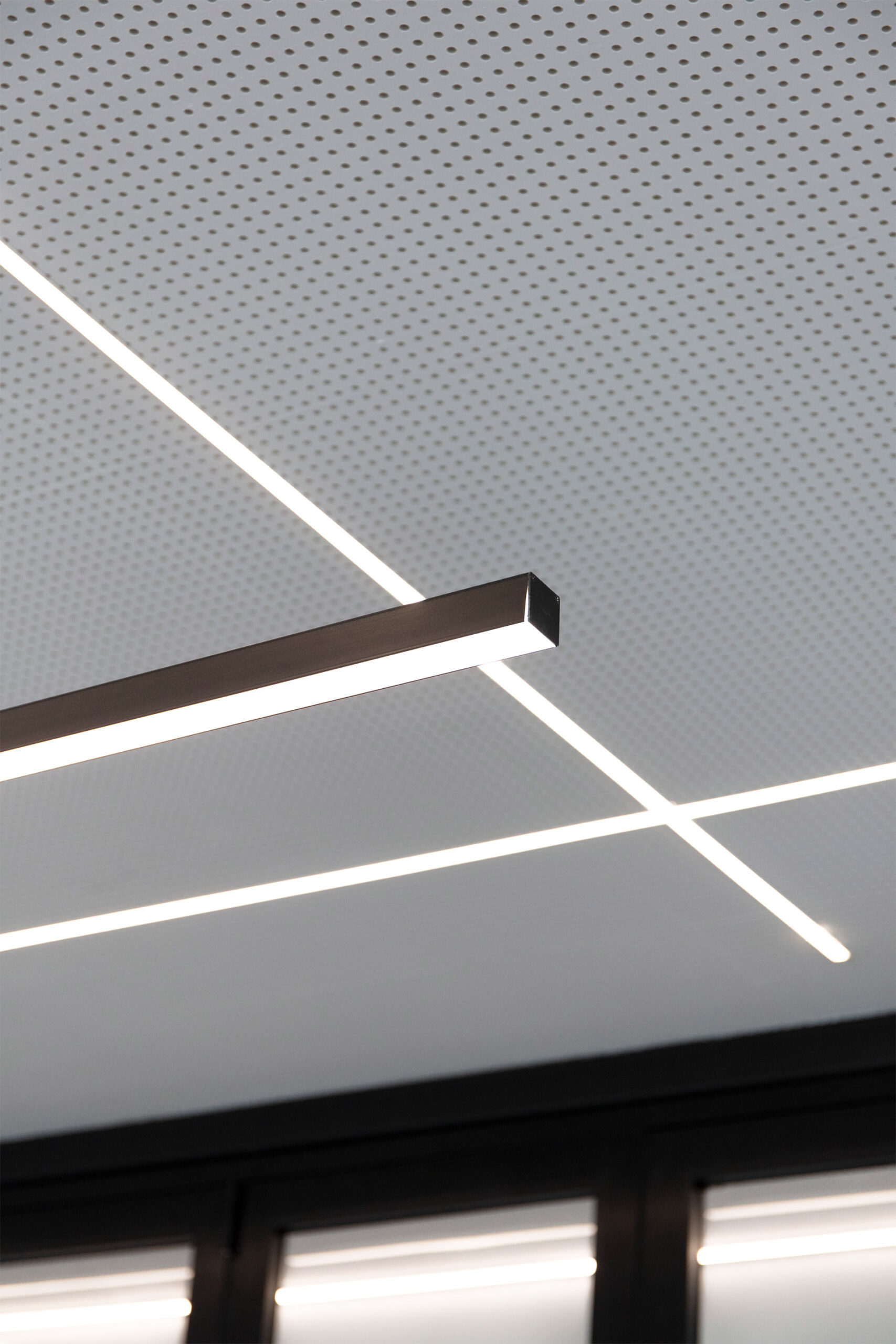 Detalle de luminaria en espacios box.