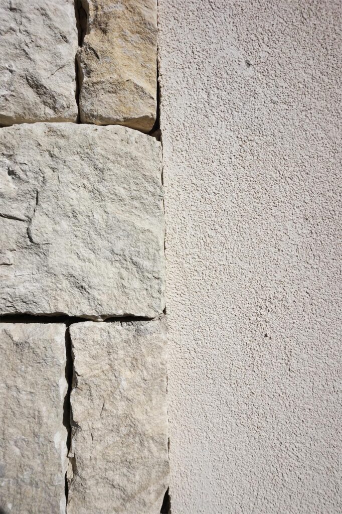 Piedra caliza y muros exterior